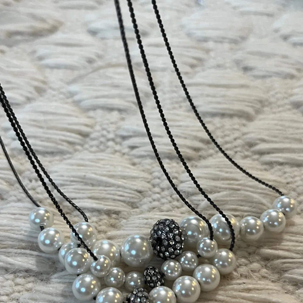 White House Black Market Pearl and Silver Necklace